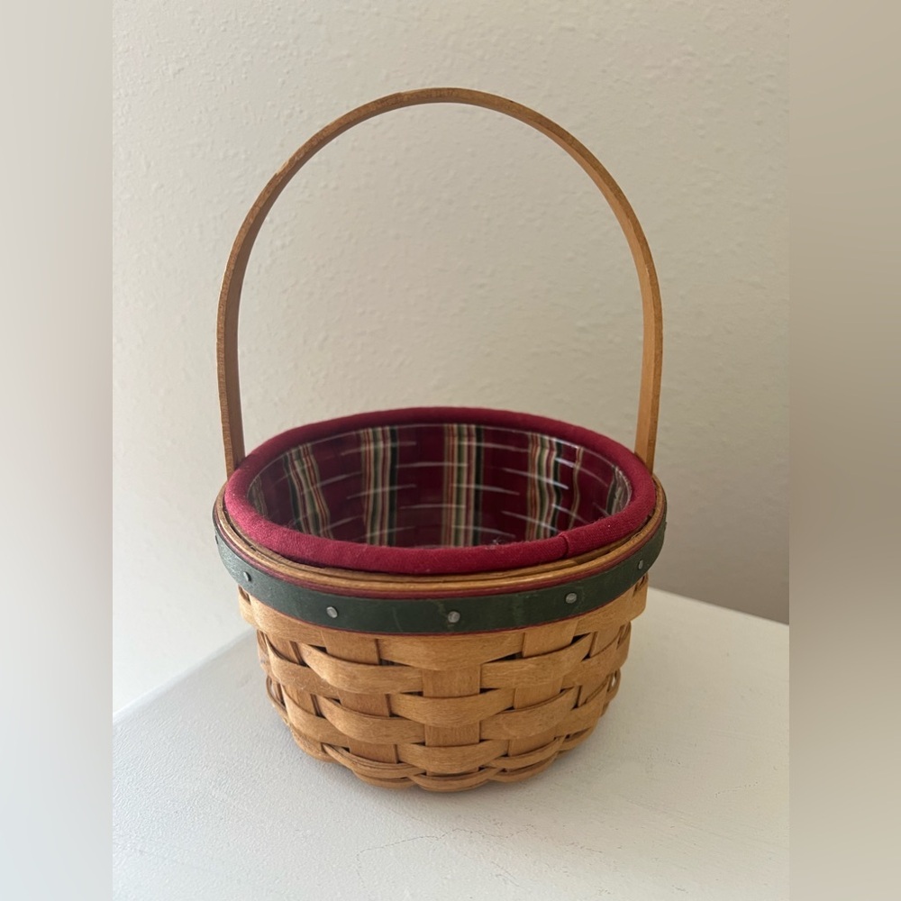 Longaberger 2005 Holiday Helper Discovery Basket Combo with Liner and Protector